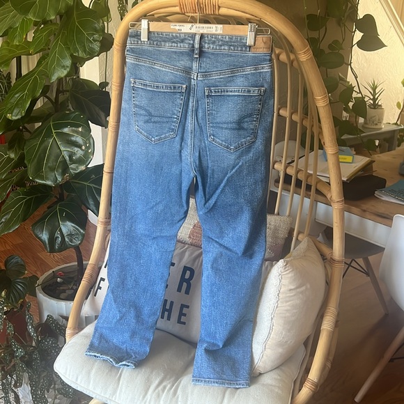American Eagle Mom Jean, medium blue, 4 short - Picture 2 of 5